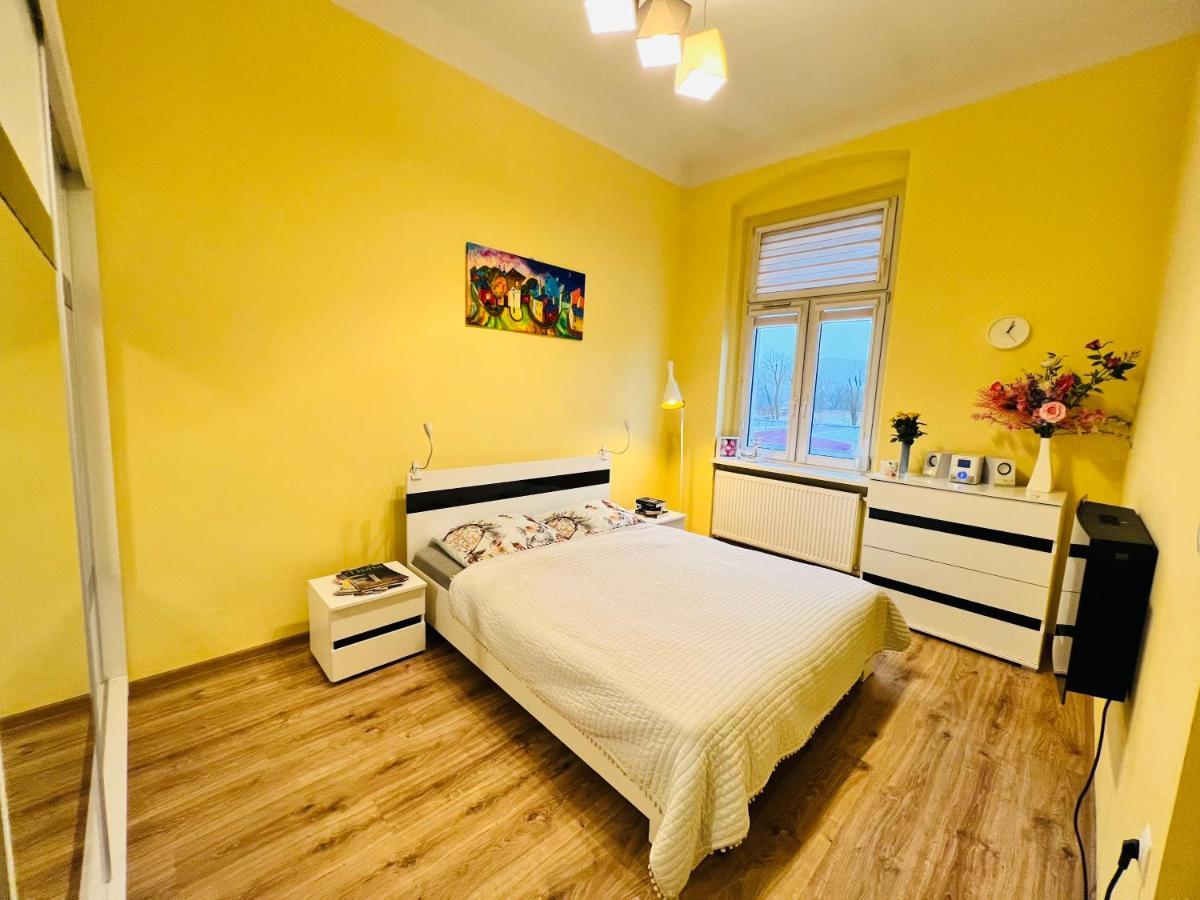 Wolności 21 Jelenia Góra Apartamento Exterior foto